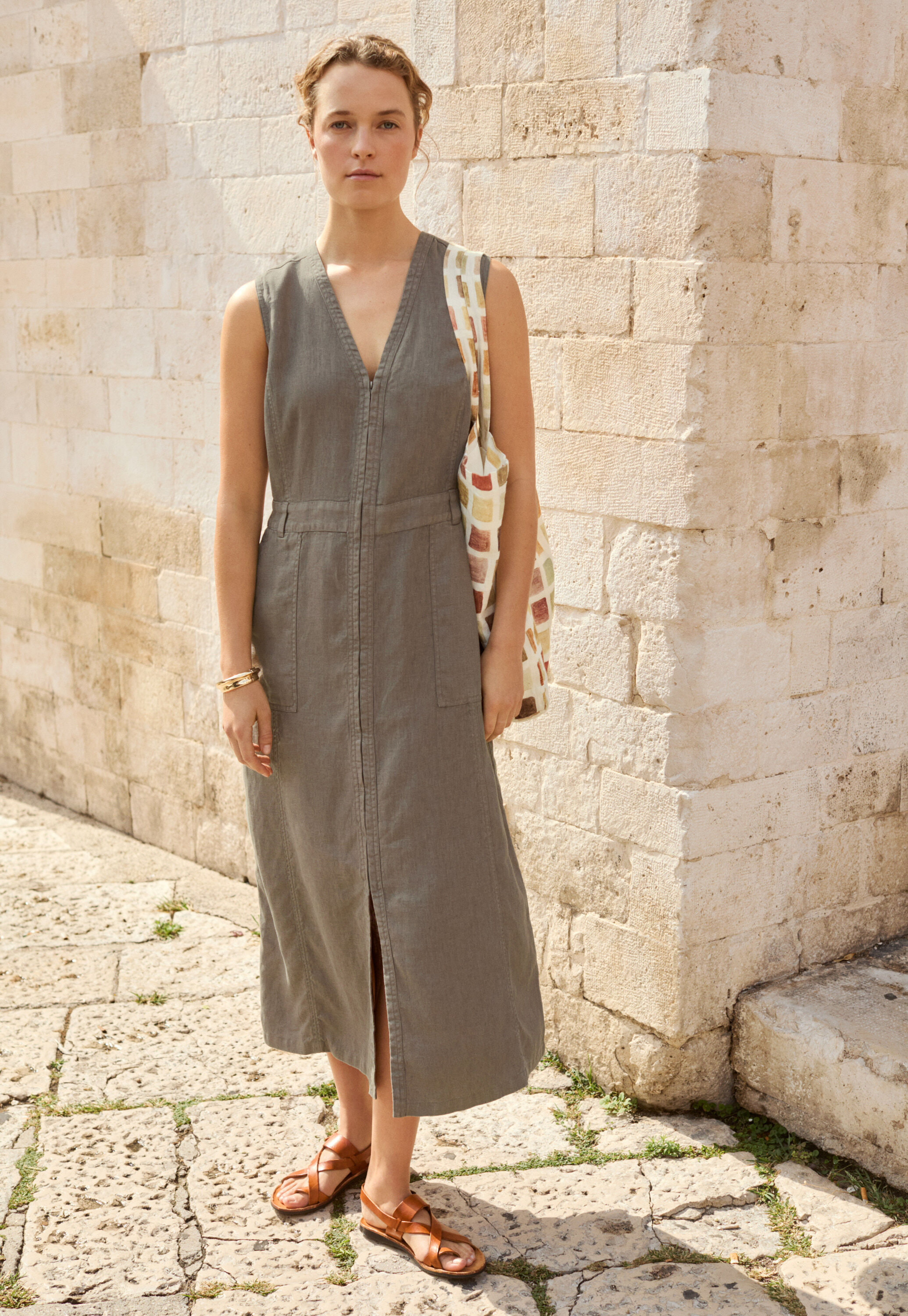 &Auml;rmelloses Kleid mit Rei&szlig;verschluss