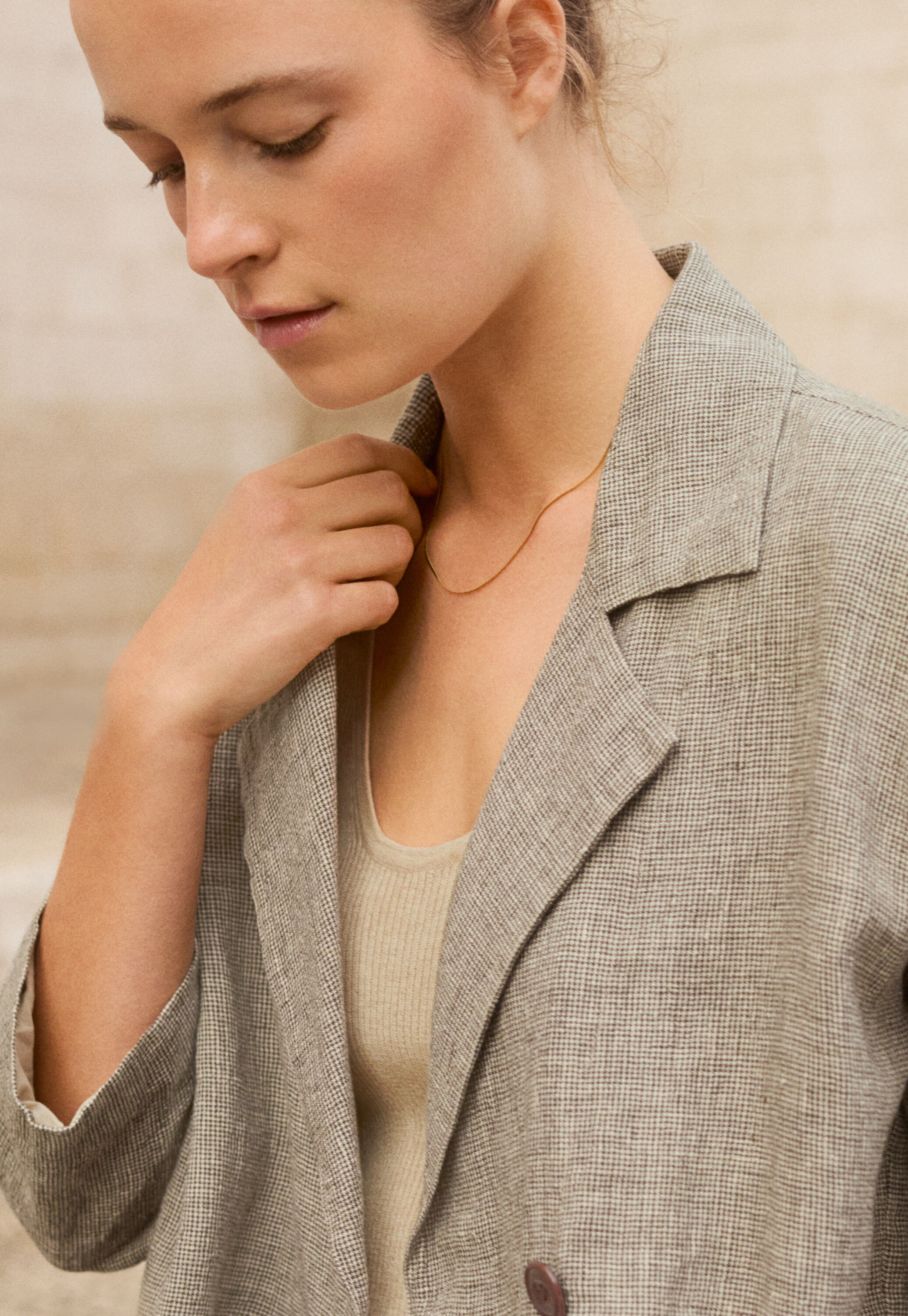 Jacke mit breitem Kragen