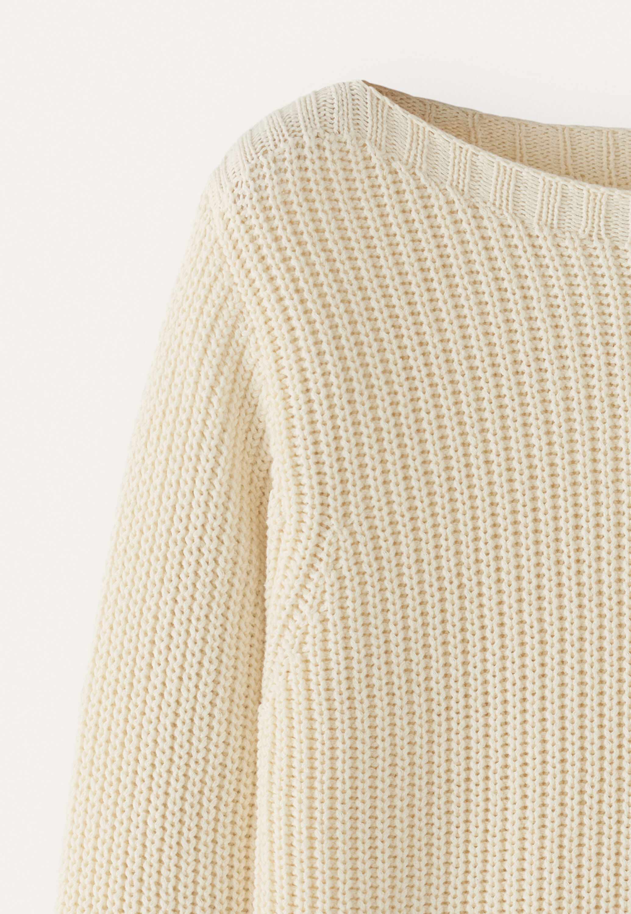 Pullover mit U-Boot-Ausschnitt
