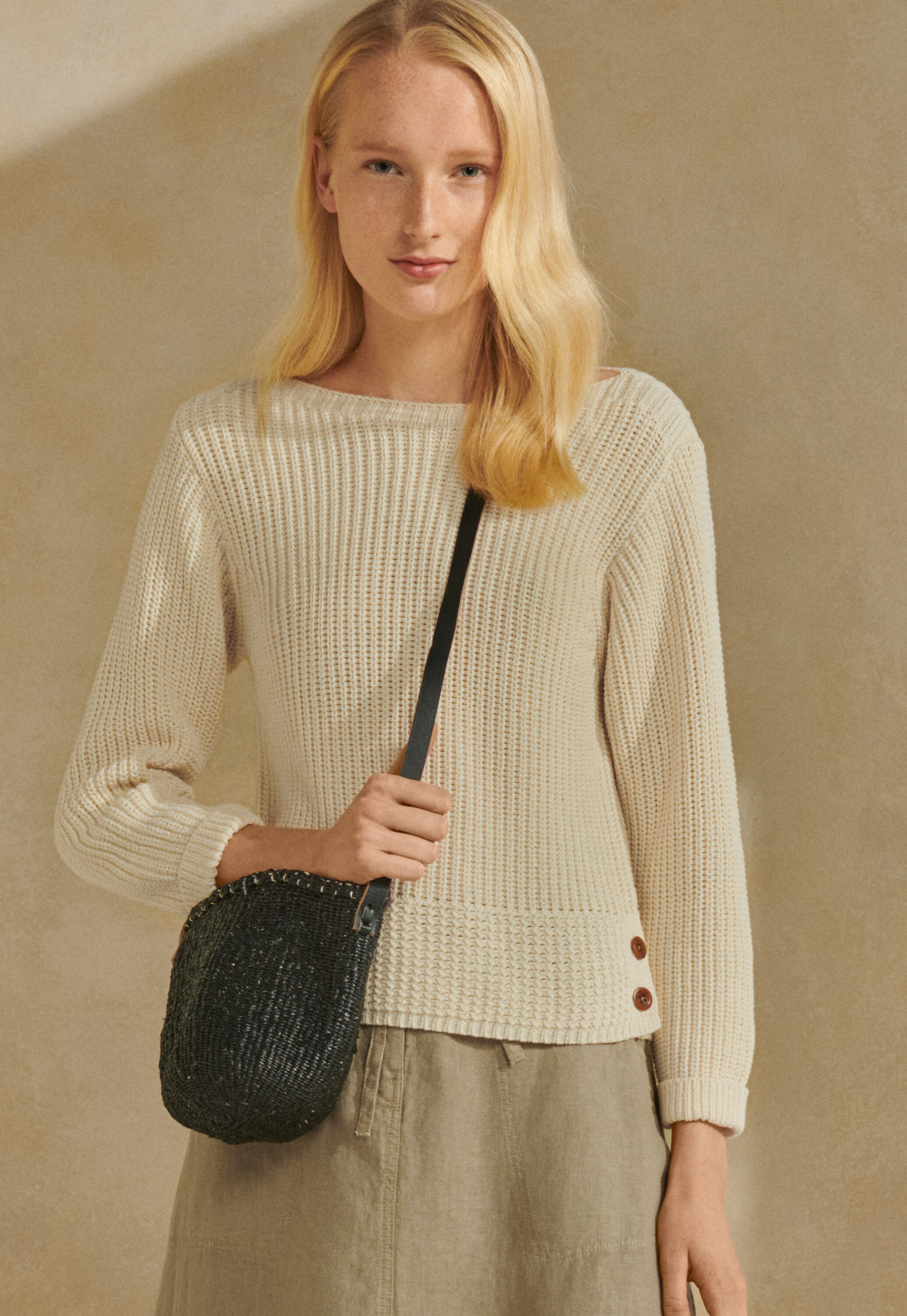 Pullover mit U-Boot-Ausschnitt