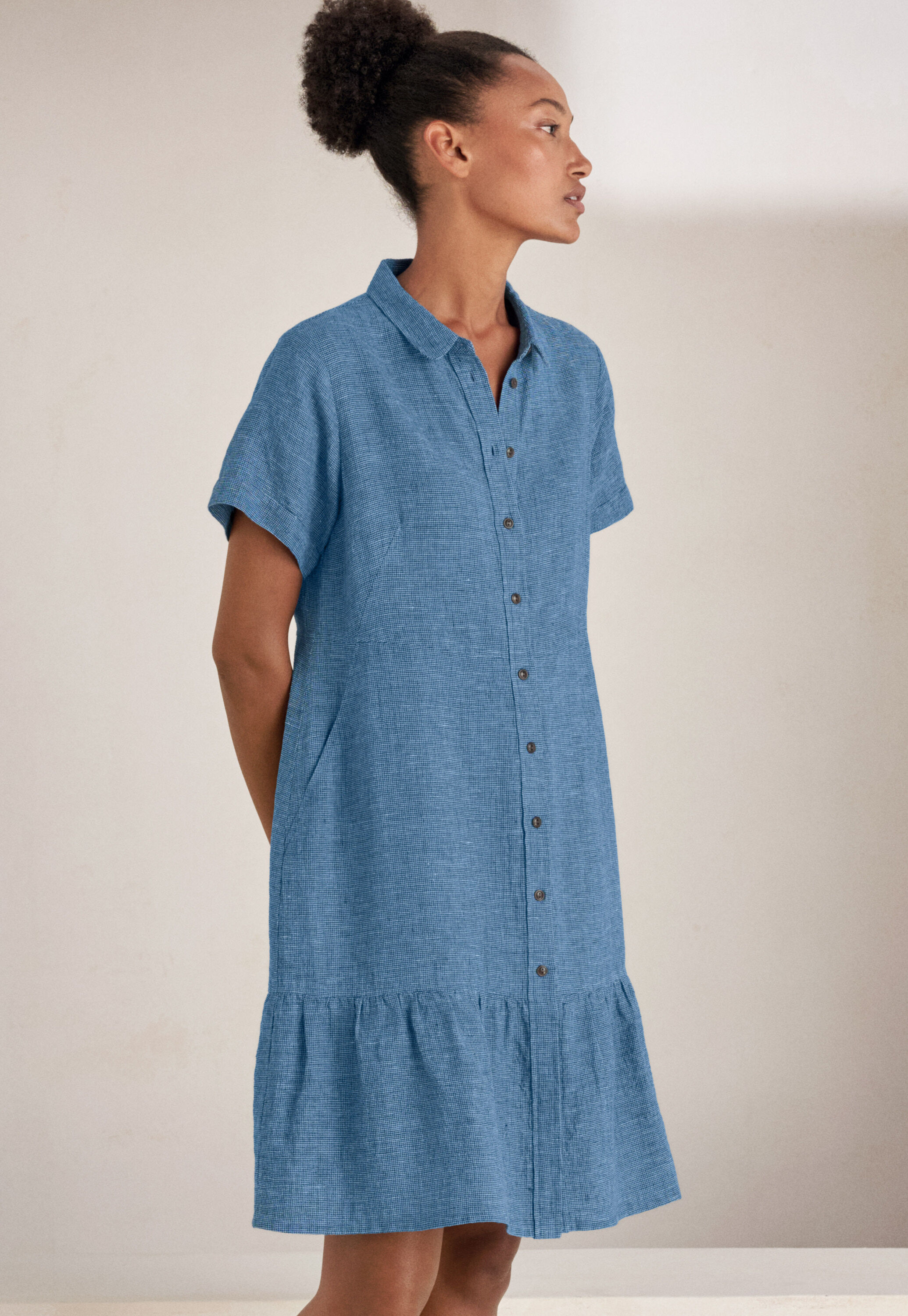 Kleid mit gerafftem Saum