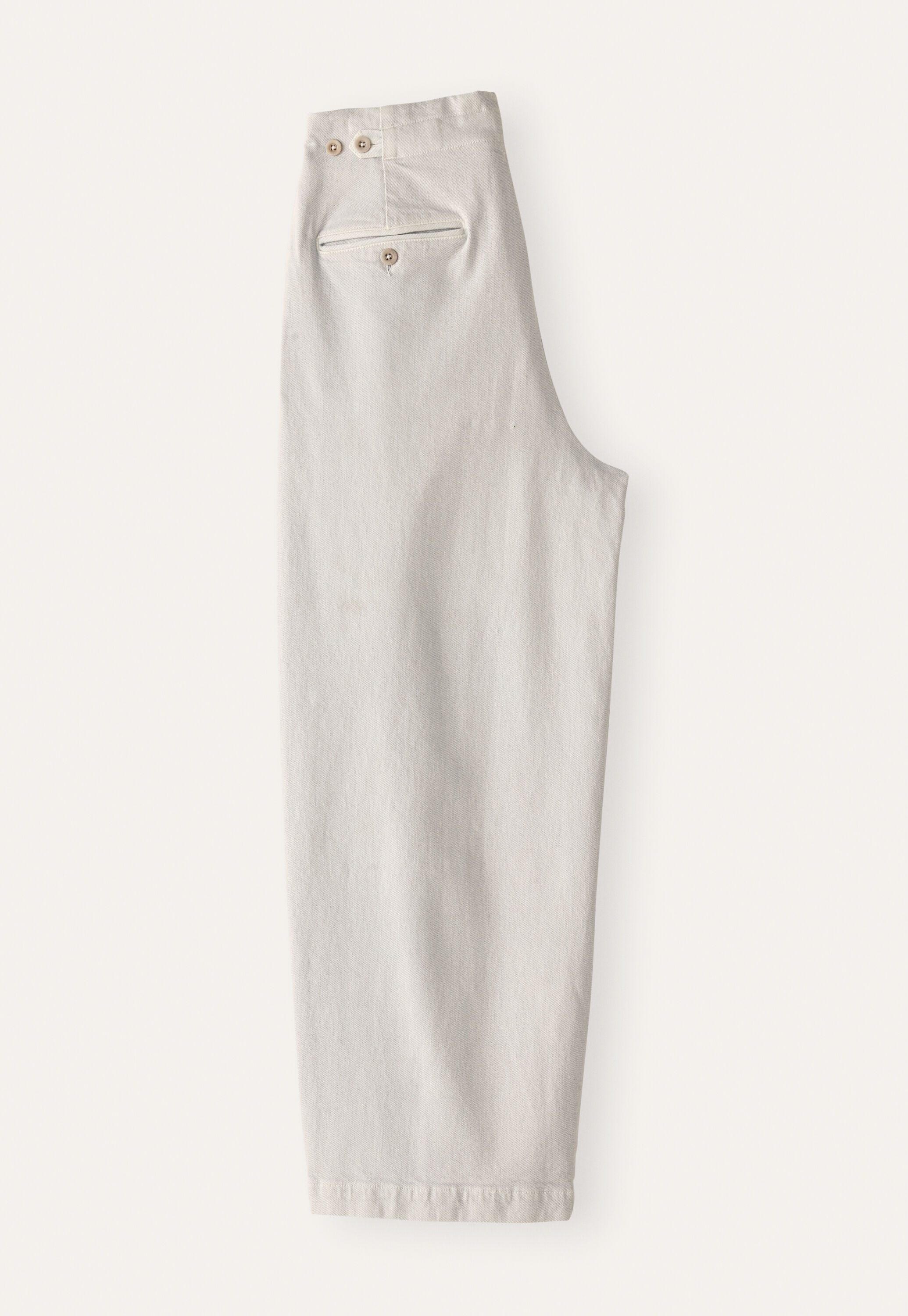 K&uuml;rzer geschnittene Bundfaltenhose