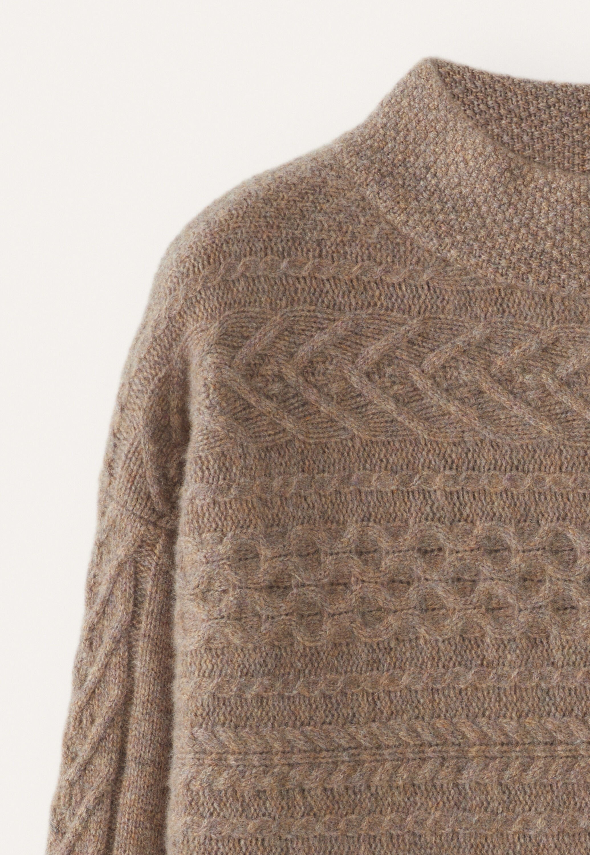 Pullover mit Zopfmuster