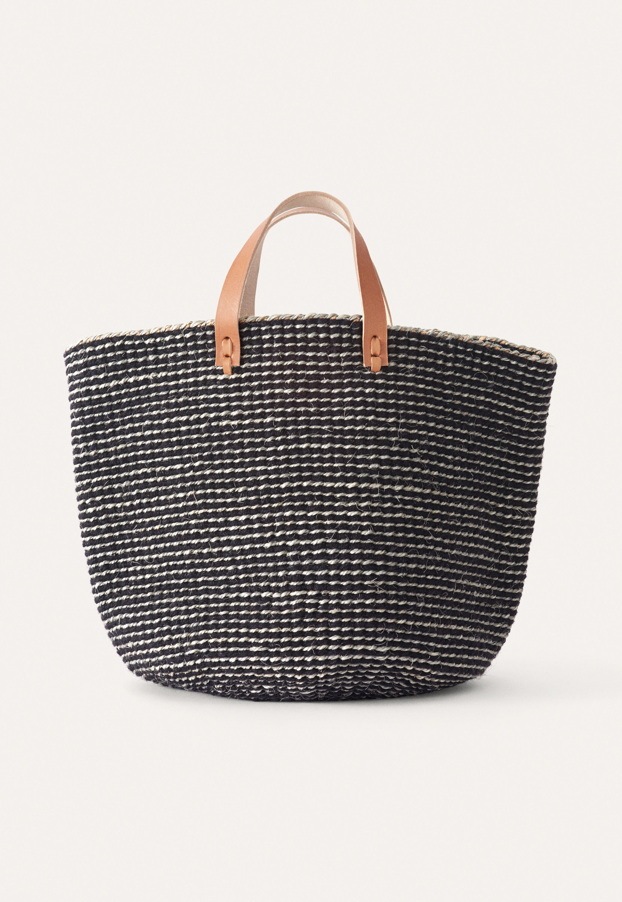 Gro&szlig;e geflochtene Bucket-Bag