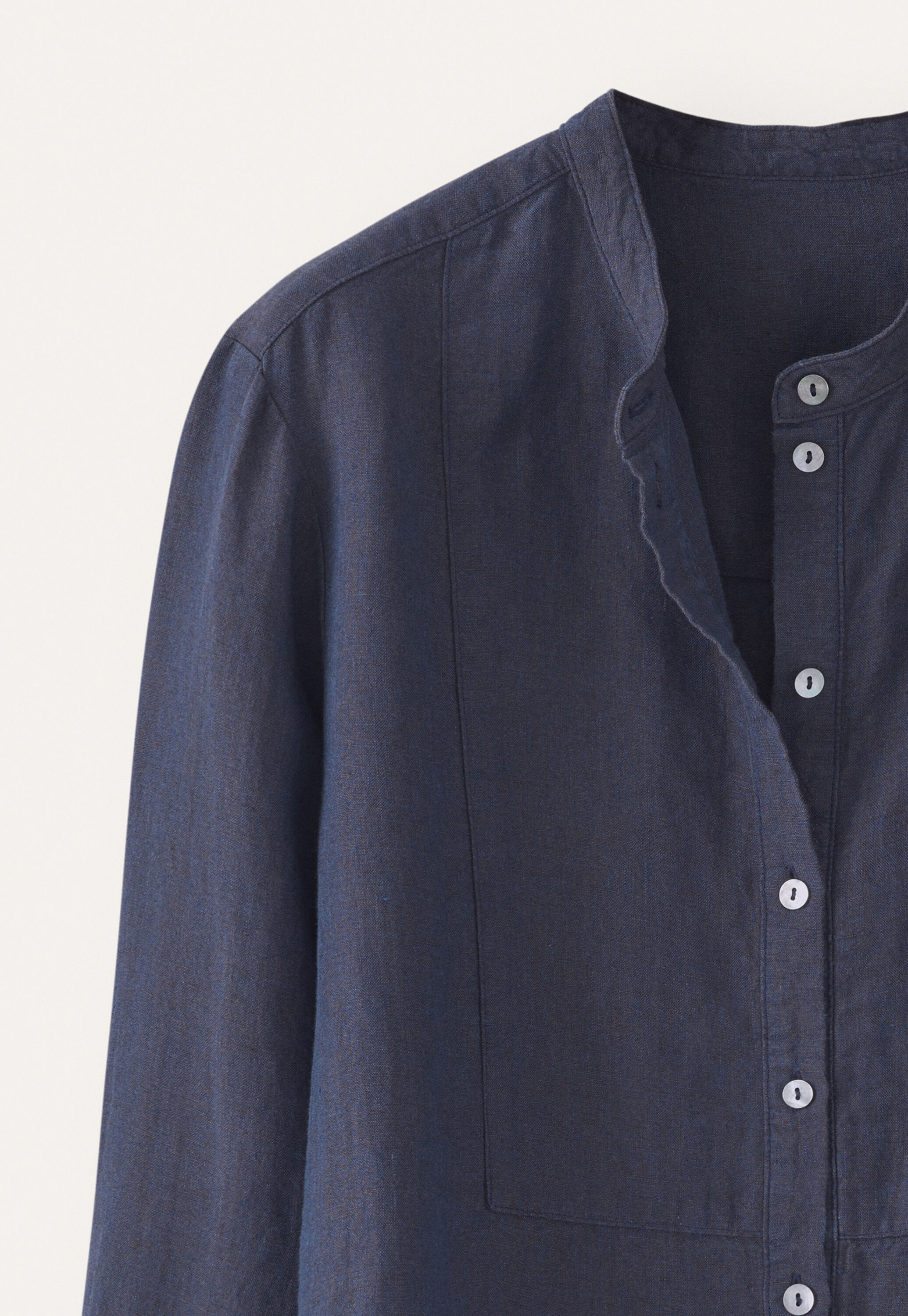 Lange Bluse mit Latzeinsatz