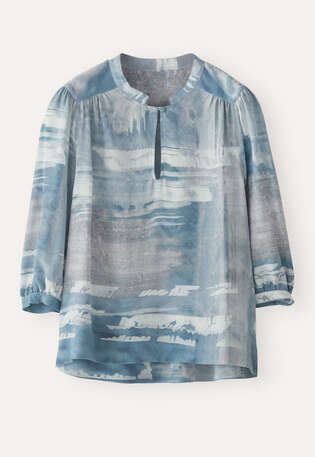 Bedruckte Bluse mit geraffter Passe, Kreideblau, webstill