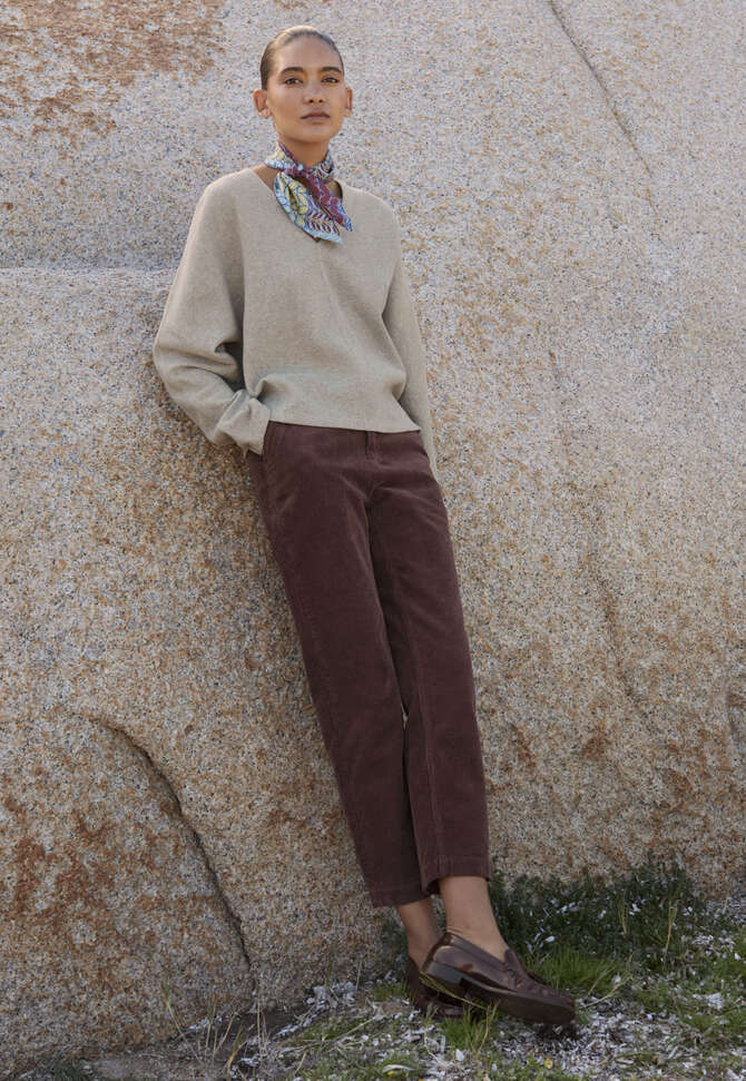 Oberteil mit V-Ausschnitt, Grau/Mink, completeTheLook