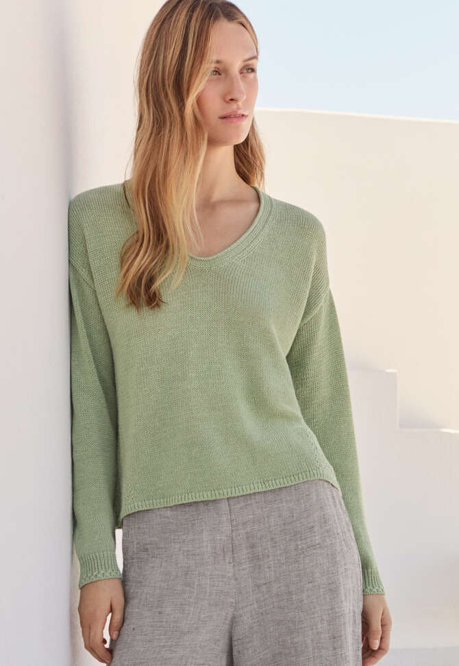 Pullover mit geschwungenem V-Ausschnitt, Blasses Blattgr&uuml;n, completeTheLook