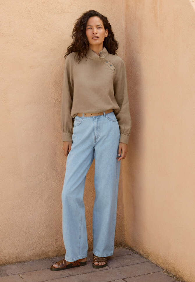 Bluse mit Trichterkragen, Zartes Braun, completeTheLook