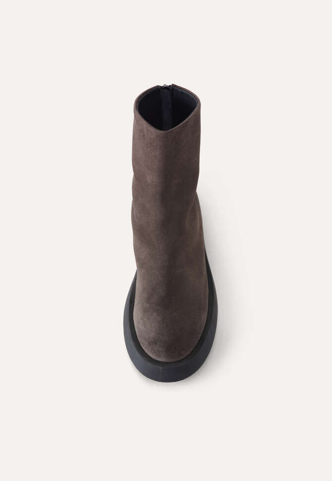 Stiefel mit r&uuml;ckw&auml;rtigem Rei&szlig;verschluss, Graphit, completeTheLook