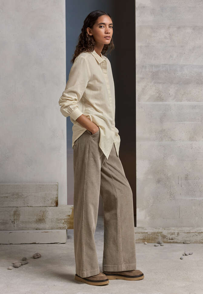 Bluse mit geschwungenem Saum, Hellnatur, completeTheLook