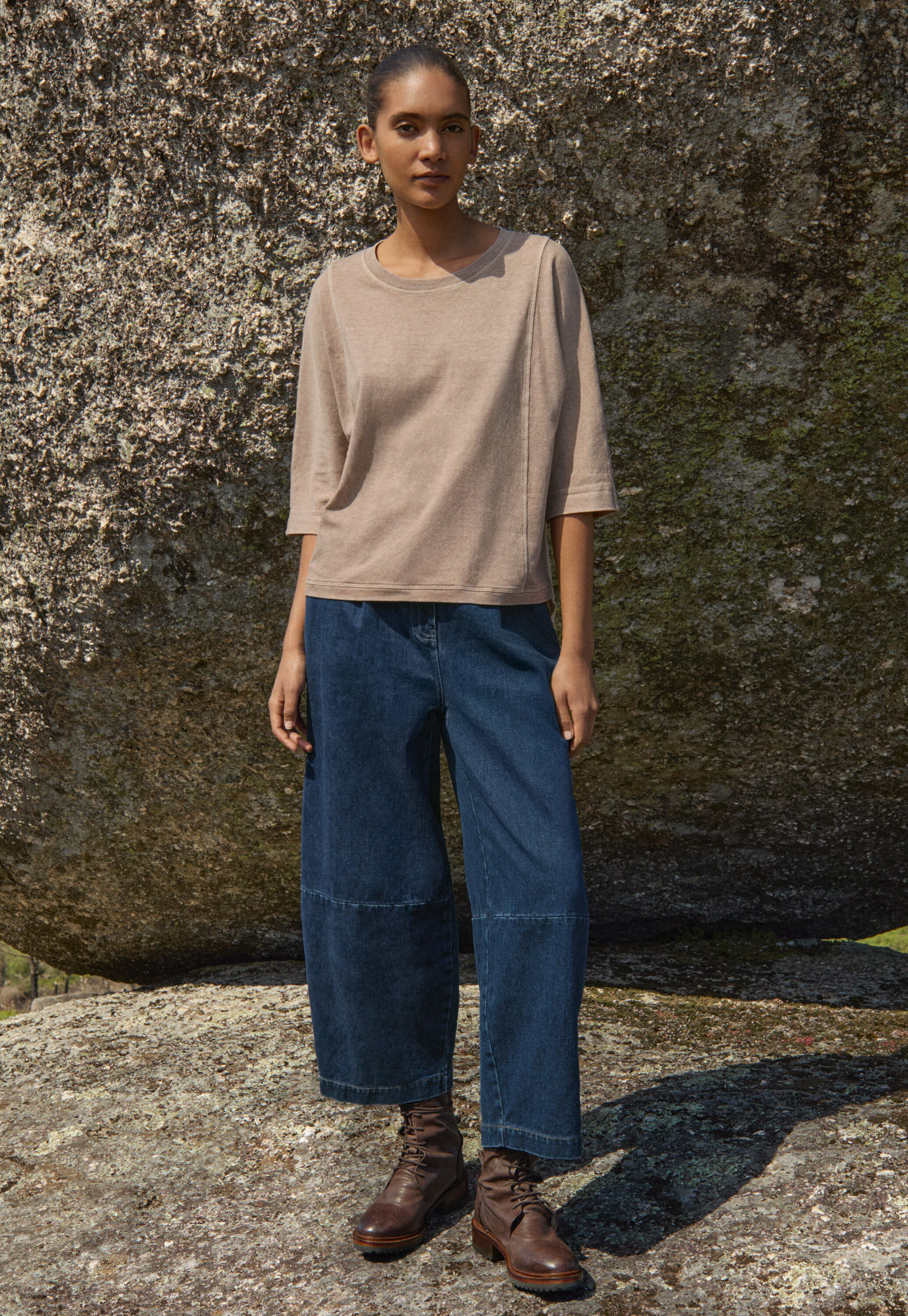 Barrel-leg trousers