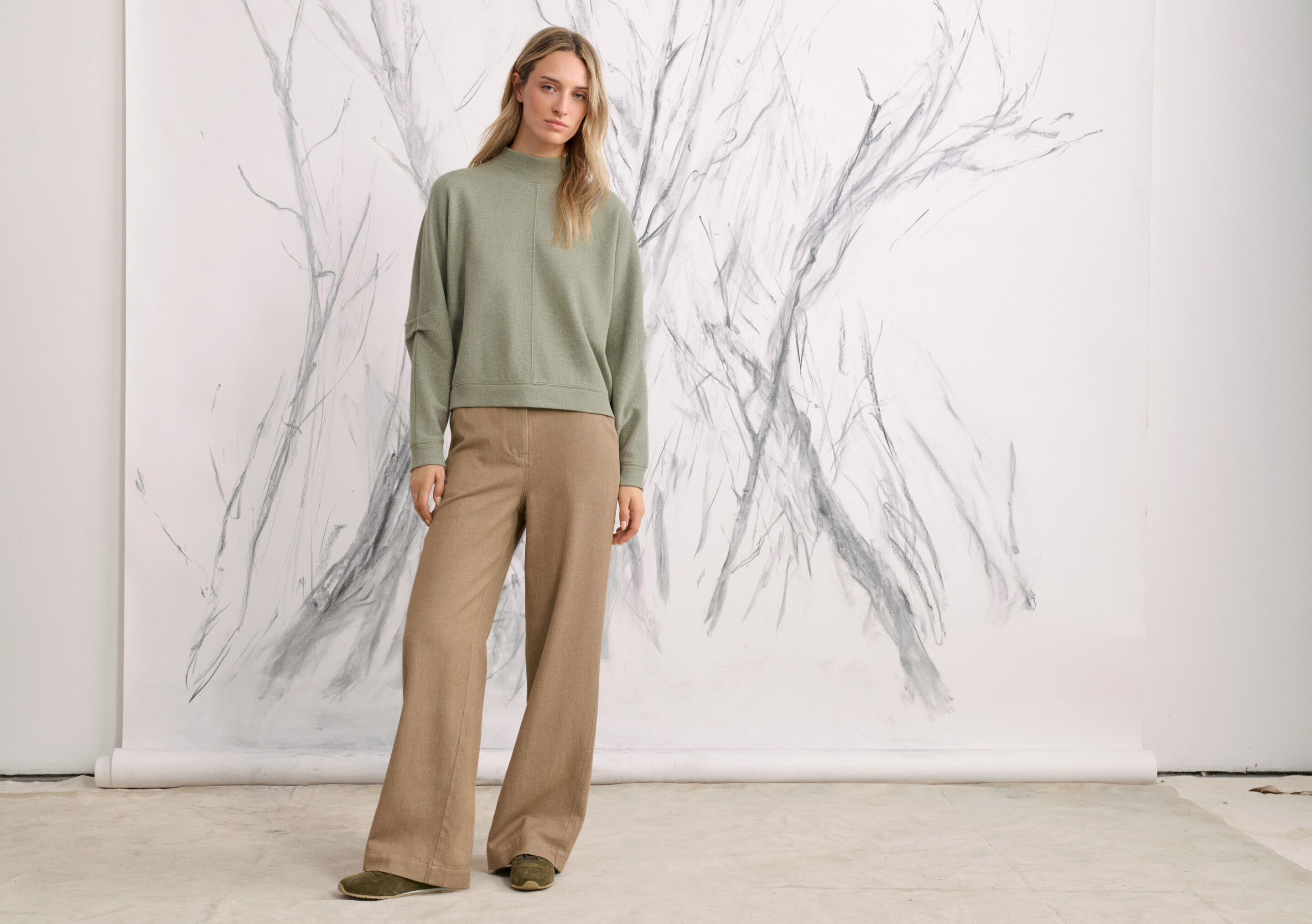 Straight-leg trousers